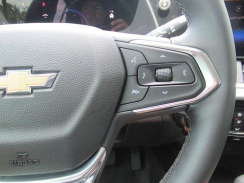 Used 2025 Chevrolet Trax LT w/ Driver Confidence Package FWD image 23