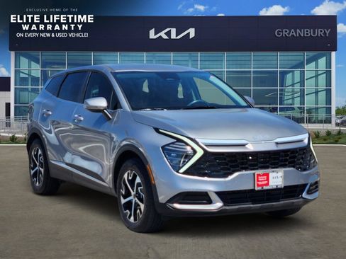 Certified 2024 Kia Sportage EX FWD image 3