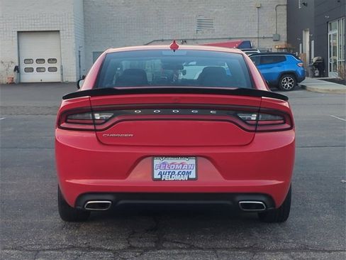 Used 2023 Dodge Charger SXT image 4