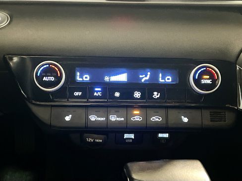 Used 2021 Hyundai Elantra SEL w/ Convenience Package FWD image 11