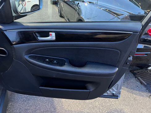 Used 2013 Hyundai Genesis 3.8 image 25