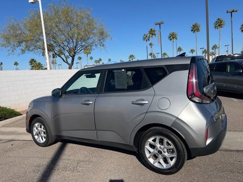 Used 2023 Kia Soul LX w/ Option Group 015 image 5