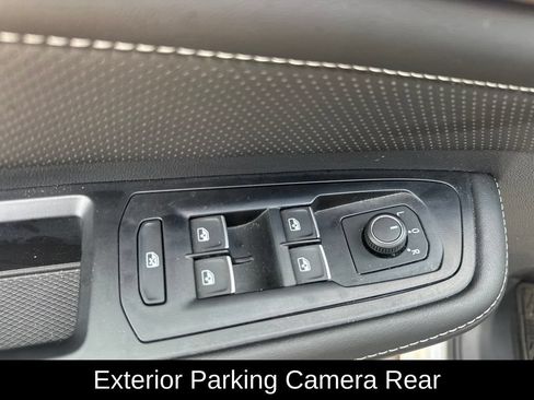 Used 2025 Volkswagen Atlas SEL AWD/4WD image 15