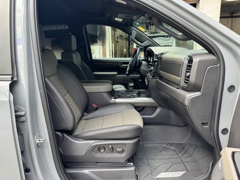 Used 2024 Chevrolet Silverado 1500 ZR2 w/ Technology Package image 20