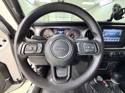 Used 2023 Jeep Wrangler Unlimited Sport AWD/4WD image 36