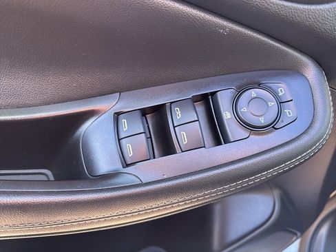 Used 2024 Buick Encore GX Sport Touring image 10