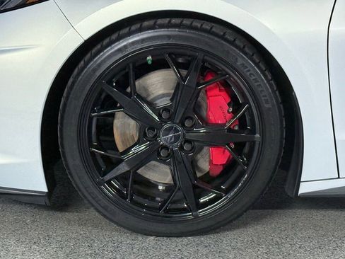 Used 2021 Chevrolet Corvette Stingray Premium Cpe w/ Z51 Performance Package image 17