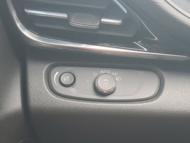 Certified 2024 Buick Envista Sport Touring w/ Convenience I Package FWD image 19