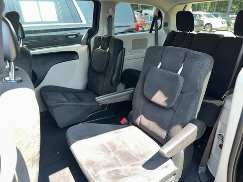 Used 2015 Dodge Grand Caravan SXT image 8