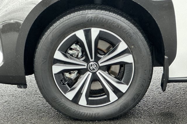 Certified 2024 Toyota bZ4X FWD w/ Weather Package image 31