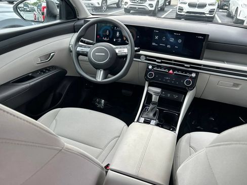 Used 2026 Hyundai Tucson SEL FWD image 9