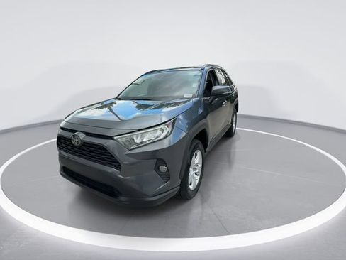 Used 2021 Toyota RAV4 XLE FWD image 3