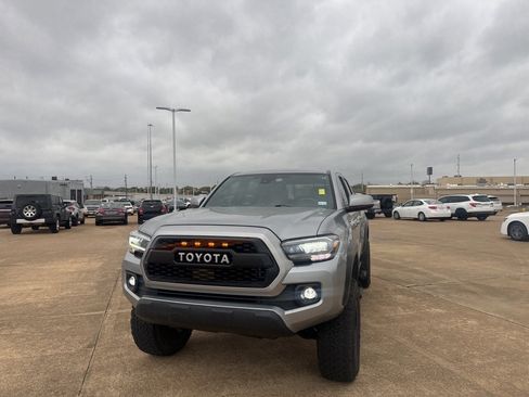 Used 2020 Toyota Tacoma TRD Off-Road image 5