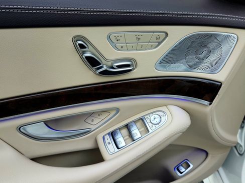 Used 2017 Mercedes-Benz S 550 Sedan image 19