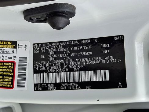 Used 2021 Toyota Highlander XLE image 28