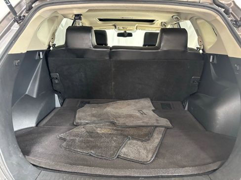 Used 2011 Nissan Rogue SV w/ SL Pkg image 28