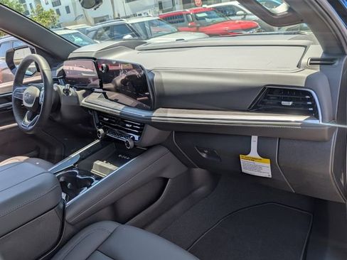 New 2026 Chevrolet Suburban Z71 w/ Z71 Off-Road Package AWD/4WD image 8