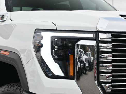 Used 2025 GMC Sierra 2500 Denali w/ Technology Package image 25