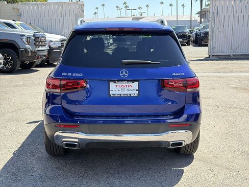 Used 2021 Mercedes-Benz GLB 250 4MATIC w/ Premium Package image 6