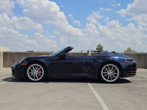 Used 2020 Porsche 911 Carrera 4S AWD/4WD image 2