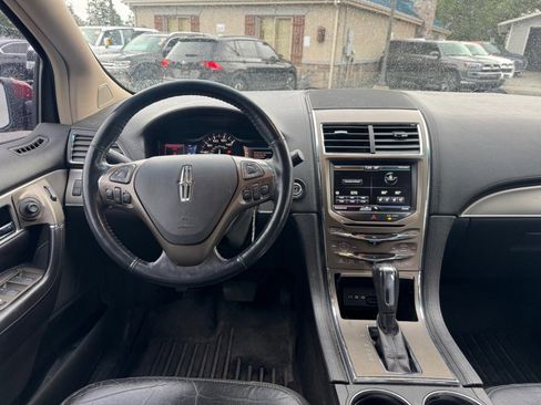 Used 2013 Lincoln MKX AWD image 12