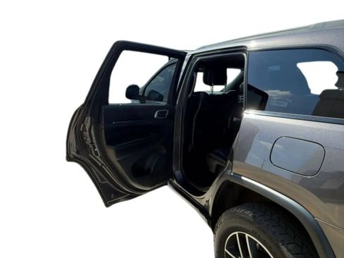 Used 2018 Jeep Grand Cherokee Trailhawk w/ Trailhawk Luxury Group AWD/4WD image 14