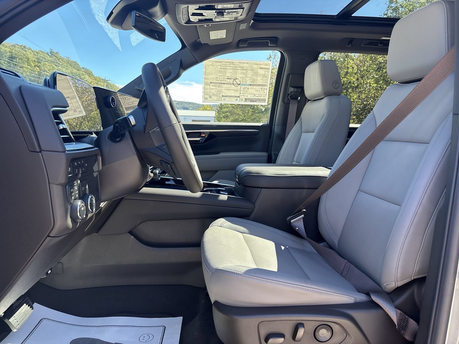 New 2027 Chevrolet Tahoe Z71 w/ Comfort Package AWD/4WD image 14