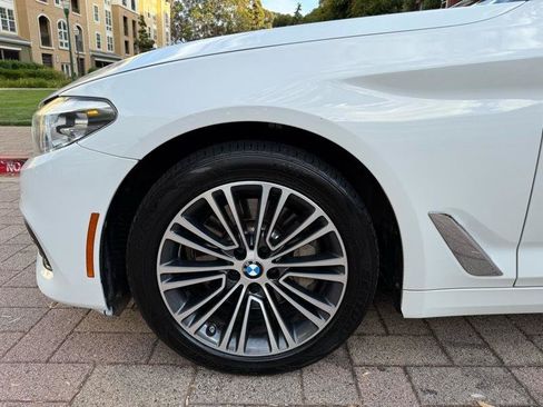 Used 2020 BMW 530i w/ Convenience Package RWD image 29