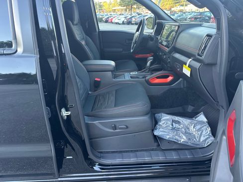 New 2026 Nissan Frontier PRO-4X w/ Pro-4x Convenience Package image 13