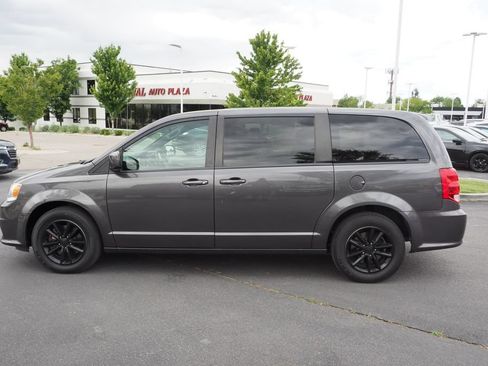 Used 2020 Dodge Grand Caravan SE FWD image 8