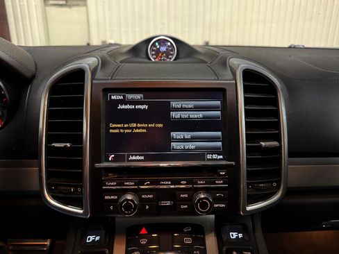 Used 2014 Porsche Cayenne GTS AWD/4WD image 17