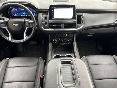 Used 2024 Chevrolet Suburban Premier RWD image 16
