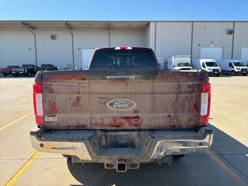Used 2017 Ford F350 Lariat w/ Chrome Package image 4