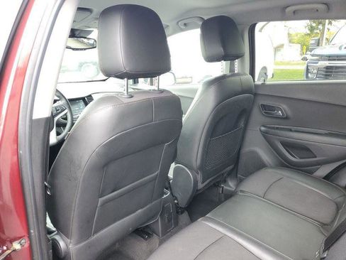 Used 2017 Chevrolet Trax LT w/ LT Convenience Package FWD image 28