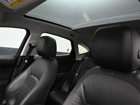 Used 2018 Jaguar E-PACE S image 10