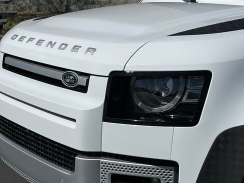 Certified 2024 Land Rover Defender 110 SE image 12