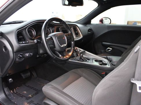 Used 2020 Dodge Challenger SXT image 7