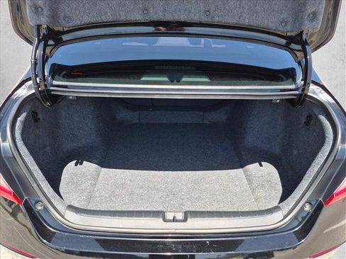 Used 2018 Honda Accord Touring image 6