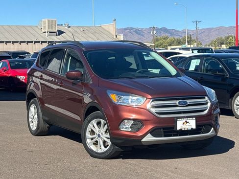 Used 2018 Ford Escape SE w/ SE Sync 3 Package image 1