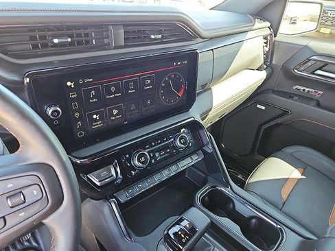 Certified 2023 GMC Sierra 1500 AT4 w/ Technology Package image 18