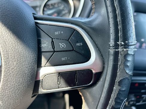 Used 2021 Jeep Compass Latitude AWD/4WD image 15