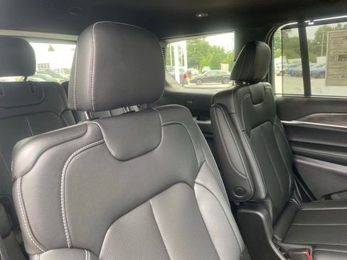 New 2025 Jeep Grand Cherokee L Limited w/ Luxury Tech Group II image 35