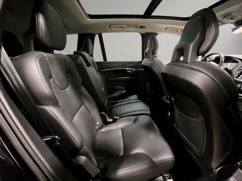 Used 2020 Volvo XC90 T6 Momentum AWD/4WD image 25