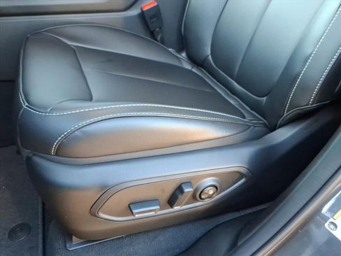 New 2025 Jeep Grand Cherokee Limited image 16