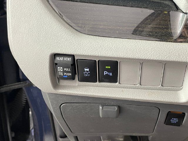 Used 2018 Toyota Sienna XLE Premium AWD/4WD image 10