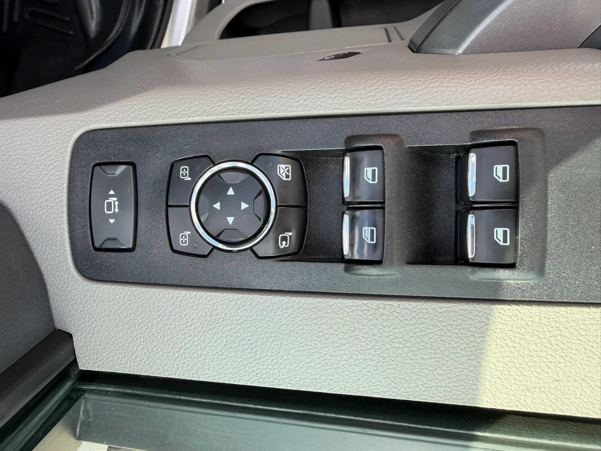 Used 2022 Ford F250 XLT w/ XLT Premium Package AWD/4WD image 24
