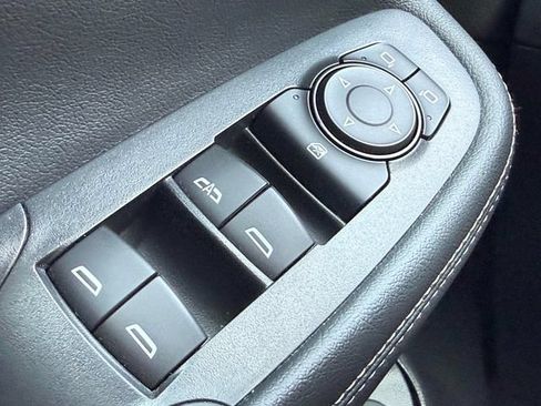 Used 2022 Buick Encore GX Essence w/ Experience Buick Package FWD image 15