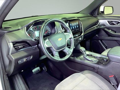 Used 2023 Chevrolet Traverse LT AWD/4WD image 17