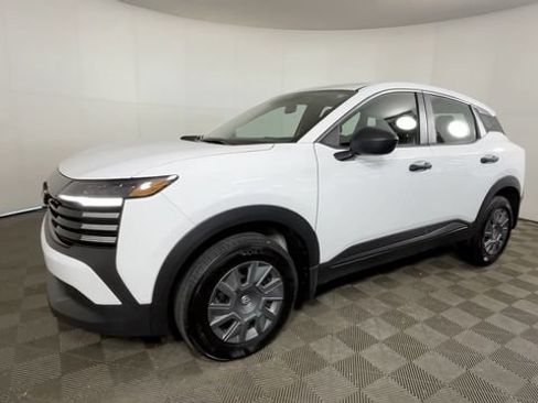 Used 2025 Nissan Kicks S FWD image 10