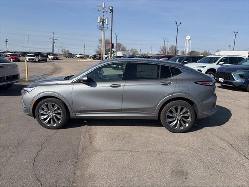 New 2026 Buick Envista Avenir FWD image 3